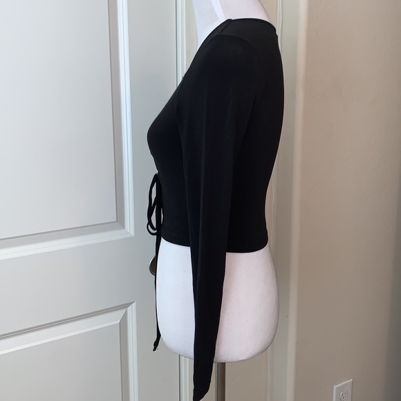 FOREVER 21 BRAND NEW SIZE SMALL BEAUTIFUL LONG SLEEVE CROP TOP - Picture 4 of 10